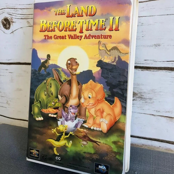 THE LAND BEFORE TIME II Valley Adventure VHS Home Video Tape Clamshell Case - Picture 1 of 8